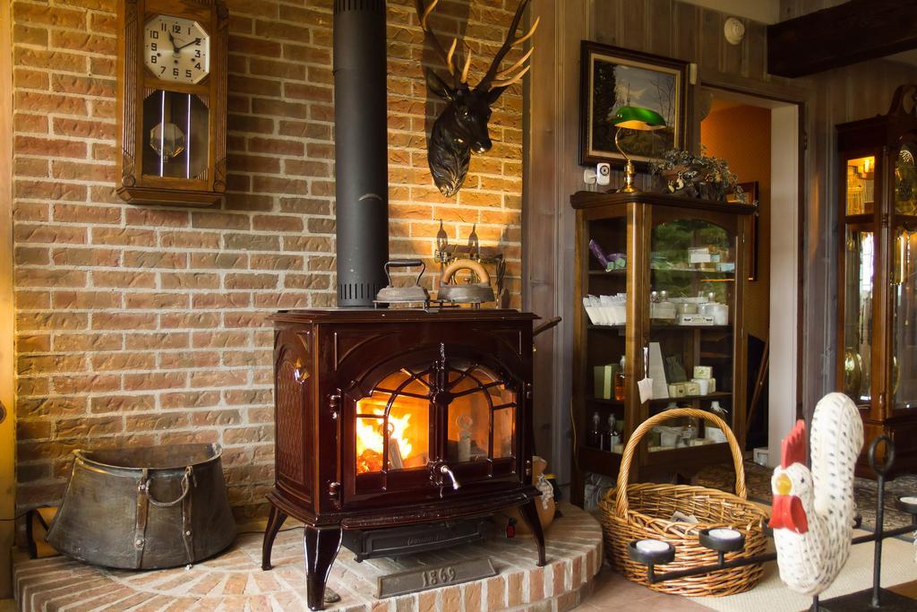 Le Petit Clocher Gite Touristique B & B Saint-Sauveur-des-Monts 외부 사진