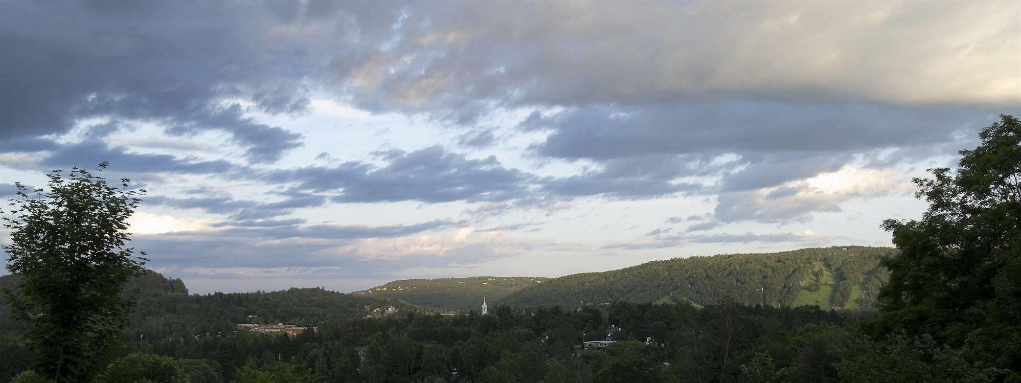 Le Petit Clocher Gite Touristique B & B Saint-Sauveur-des-Monts 외부 사진