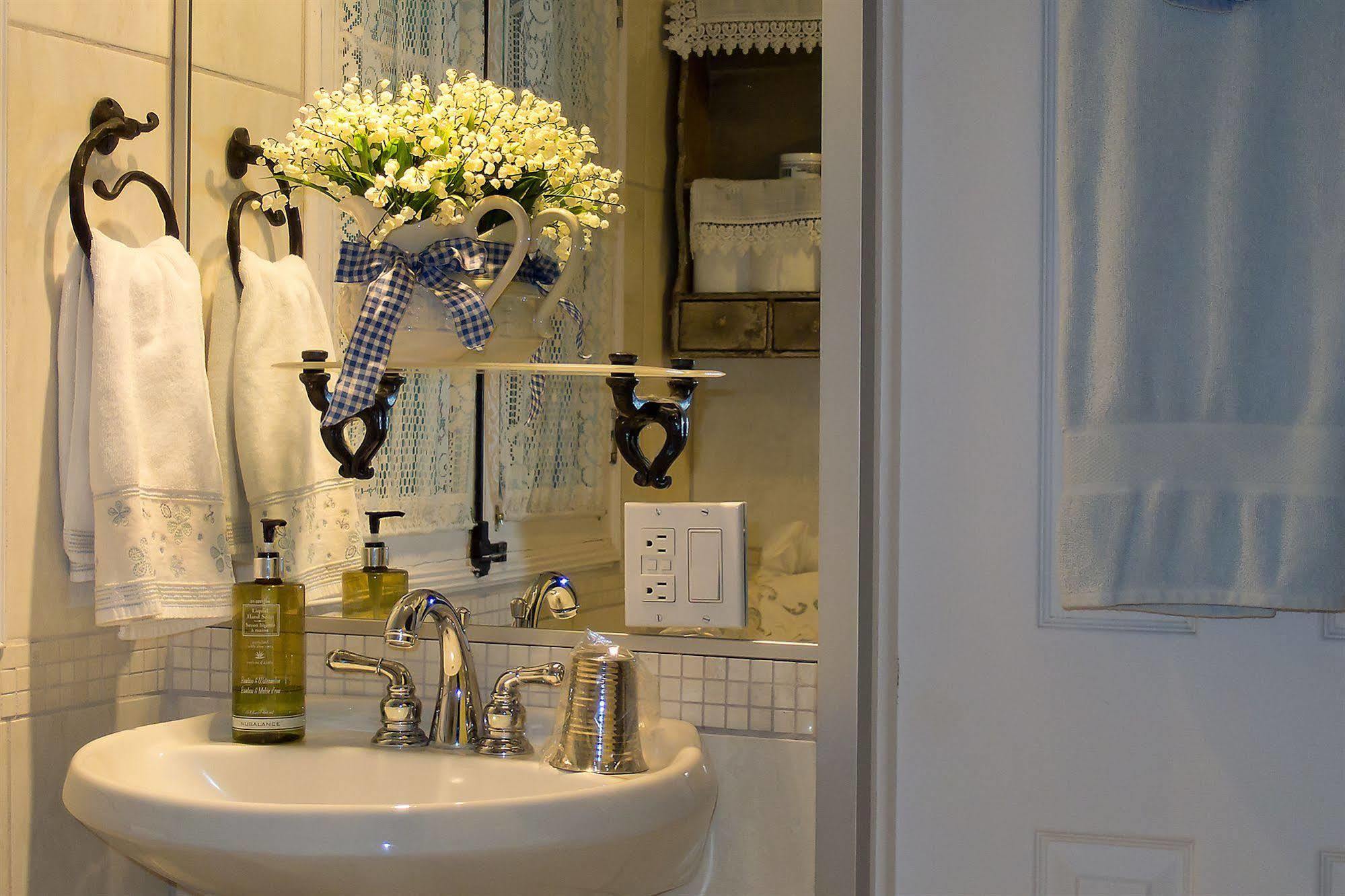 Le Petit Clocher Gite Touristique B & B Saint-Sauveur-des-Monts 외부 사진
